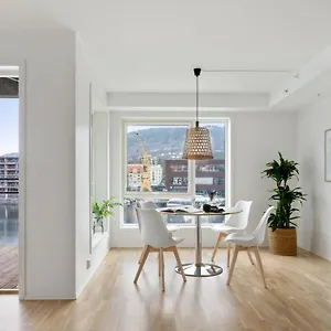 Bjørvika Apartments, Damsgård Area, Center Lejlighed
