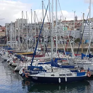 Cosy Boat , Lissabon Portugal